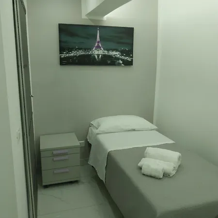 Piccola House * Neapol